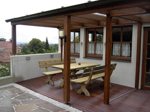 Terrassenberdachung aus Holz